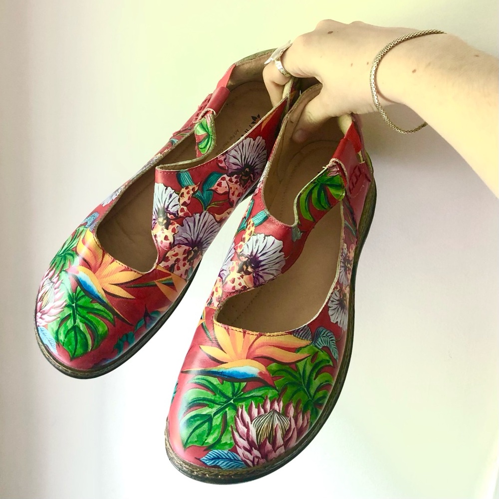 Anuschka Red Tropical Floral Mary Jane Shoes, Size 10 (w/ Original Box)